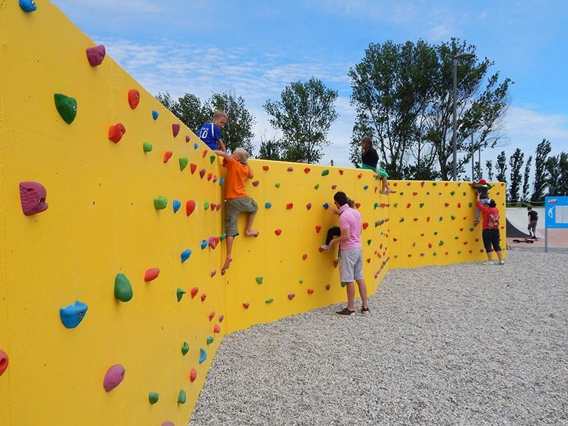 Mur d'escalade au camping Pra'delle Torri.