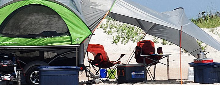 Camper dans une caravane pliante : la combinaison idéale entre la caravane et la tente
