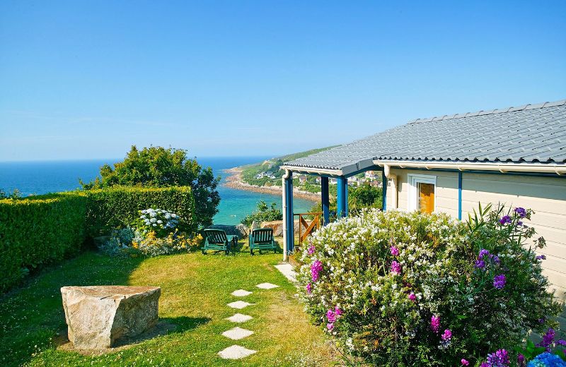 Chalet avec vue sur mer au camping Sandaya L’Anse du Brick